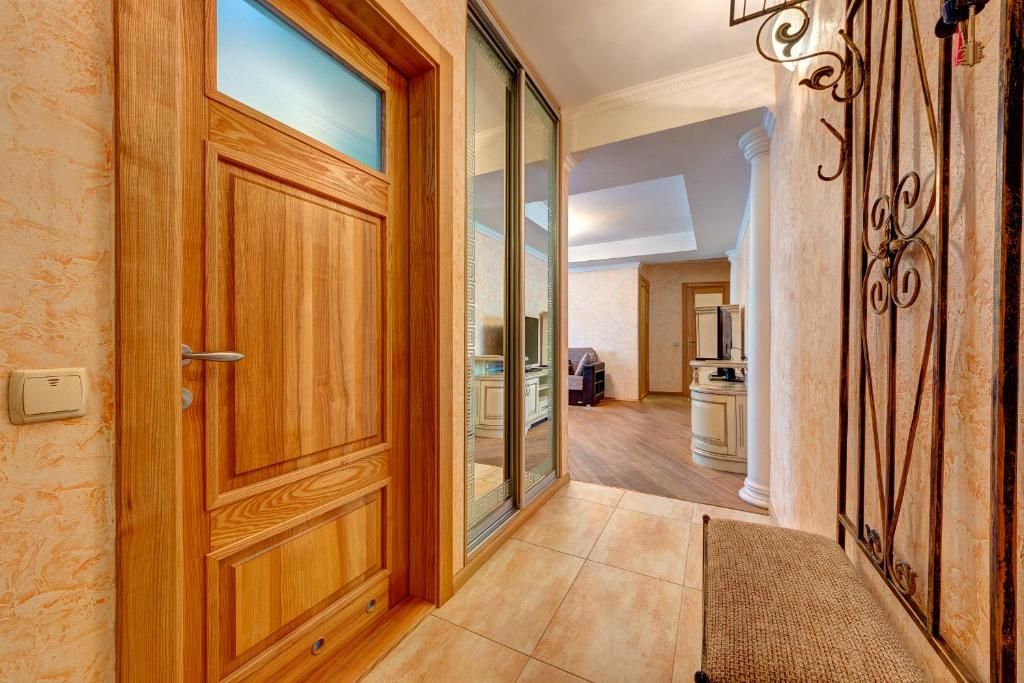 Апартаменты Apartment Lesi Ukrainky Blvd, 2 Киев