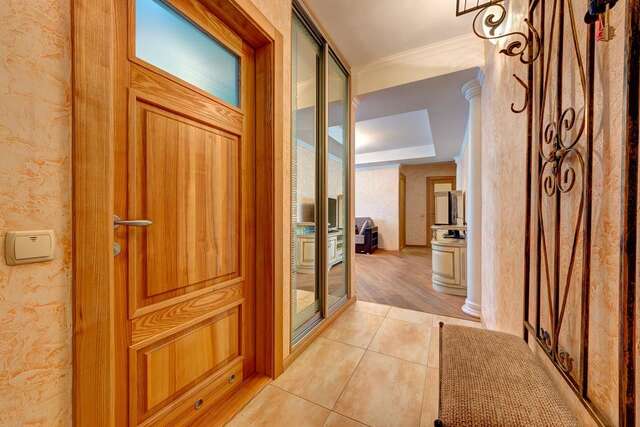 Апартаменты Apartment Lesi Ukrainky Blvd, 2 Киев-8